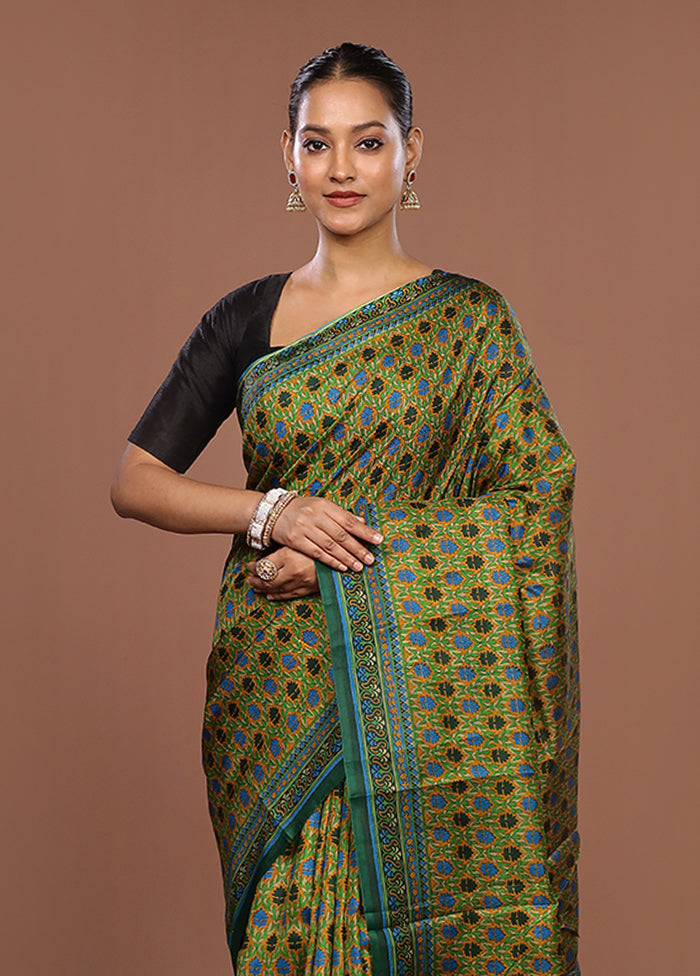 Yellow Printed Silk Saree Without Blouse Piece