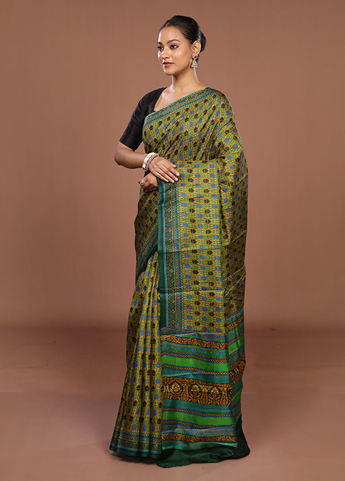 Yellow Printed Silk Saree Without Blouse Piece