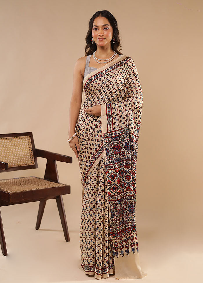 Cream Printed Pure Silk Saree With Blouse Piece