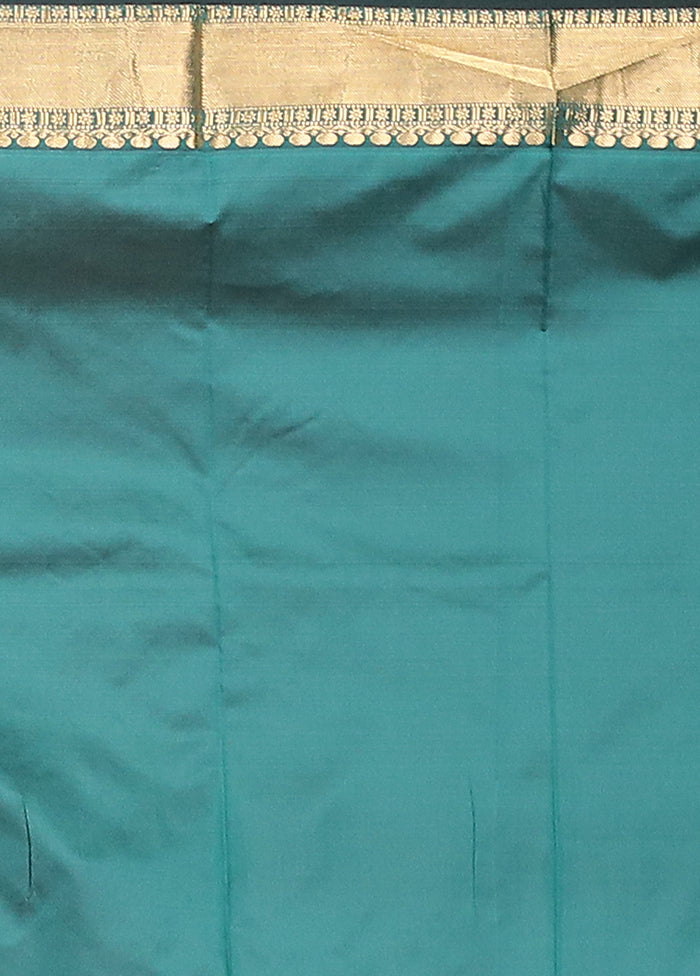 Green Kanjivaram Silk Saree With Blouse Piece