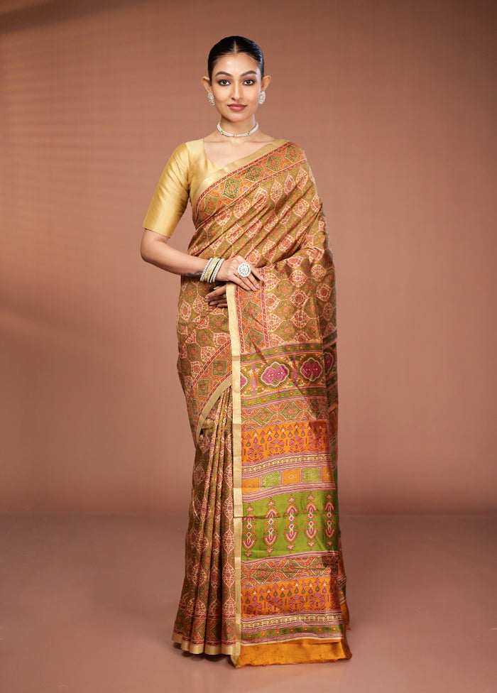 Yellow Printed Silk Saree Without Blouse Piece