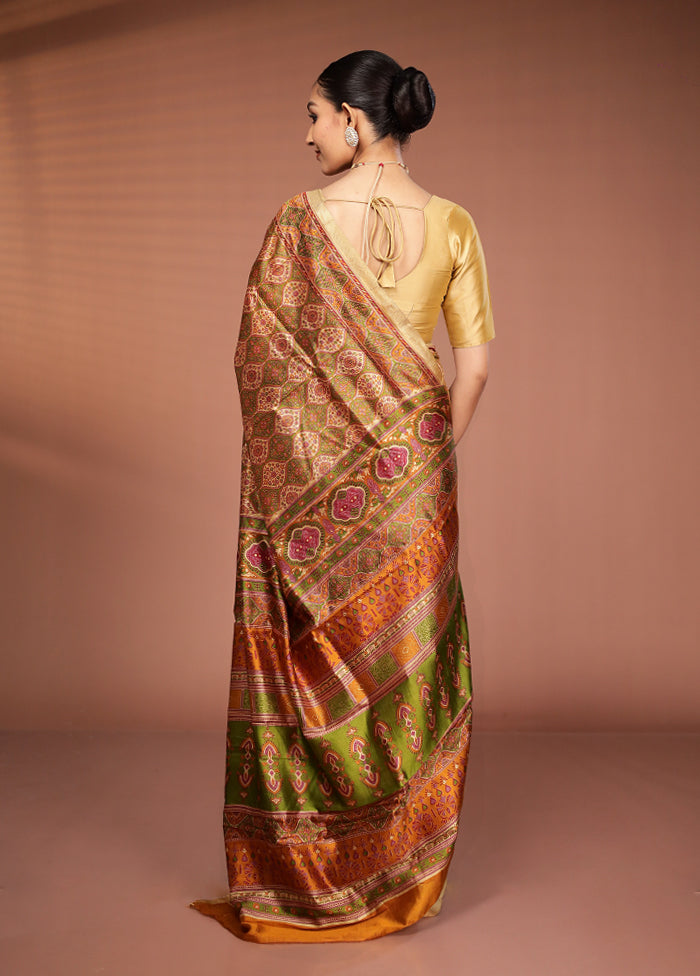 Yellow Printed Silk Saree Without Blouse Piece