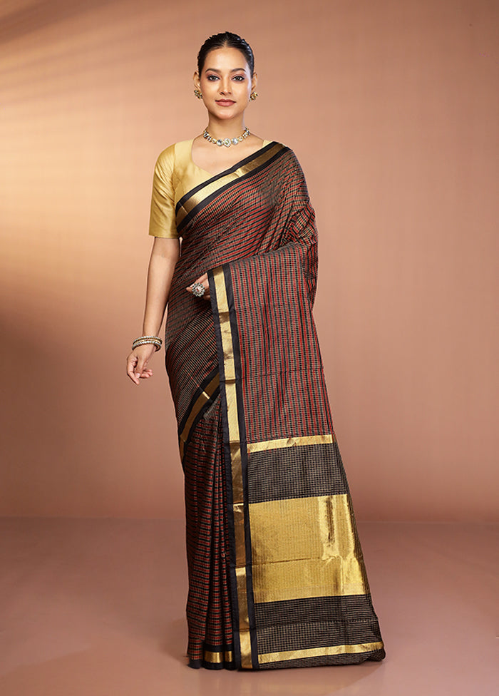Maroon Handloom Kanjivaram Pure Silk Saree With Blouse Piece