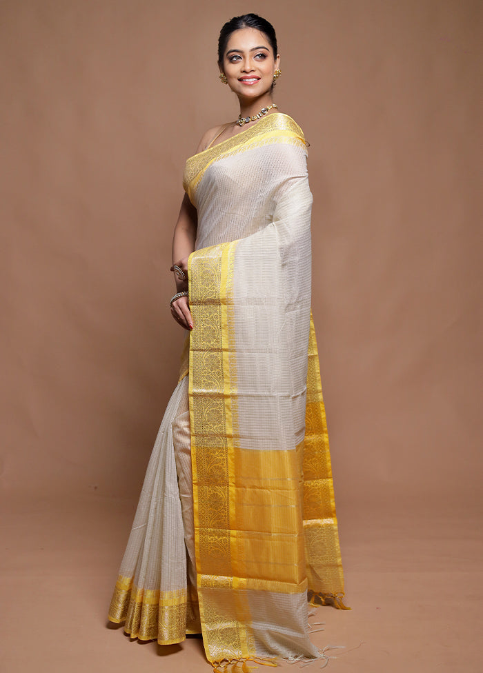 Cream Cotton Saree With Blouse Piece