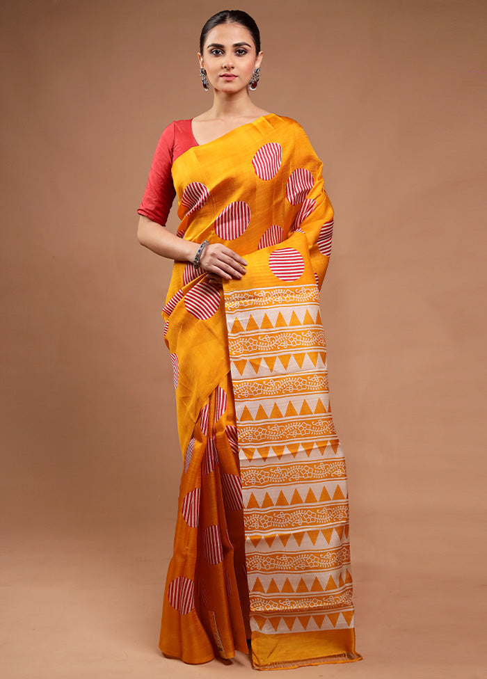 Yellow Printed Silk Saree Without Blouse Piece