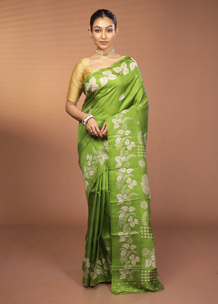 Green Printed Silk Saree With Blouse Piece
