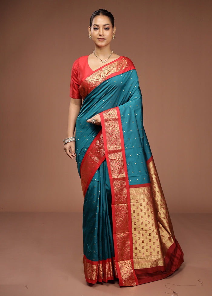 Green Kanjivaram Silk Saree With Blouse Piece