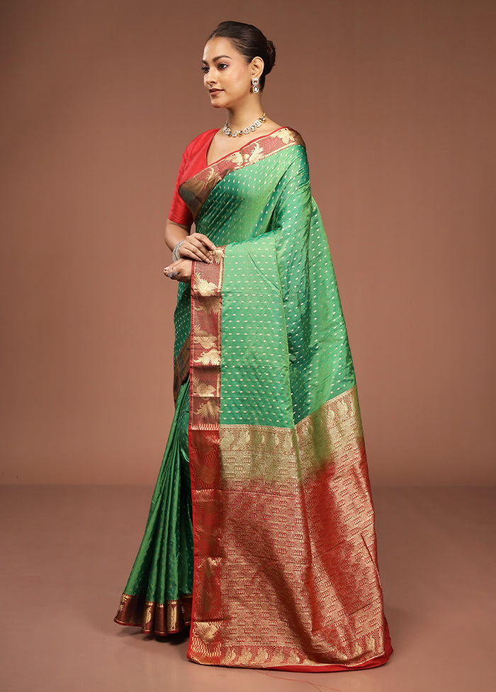 Green Handloom Kanjivaram Pure Silk Saree With Blouse Piece