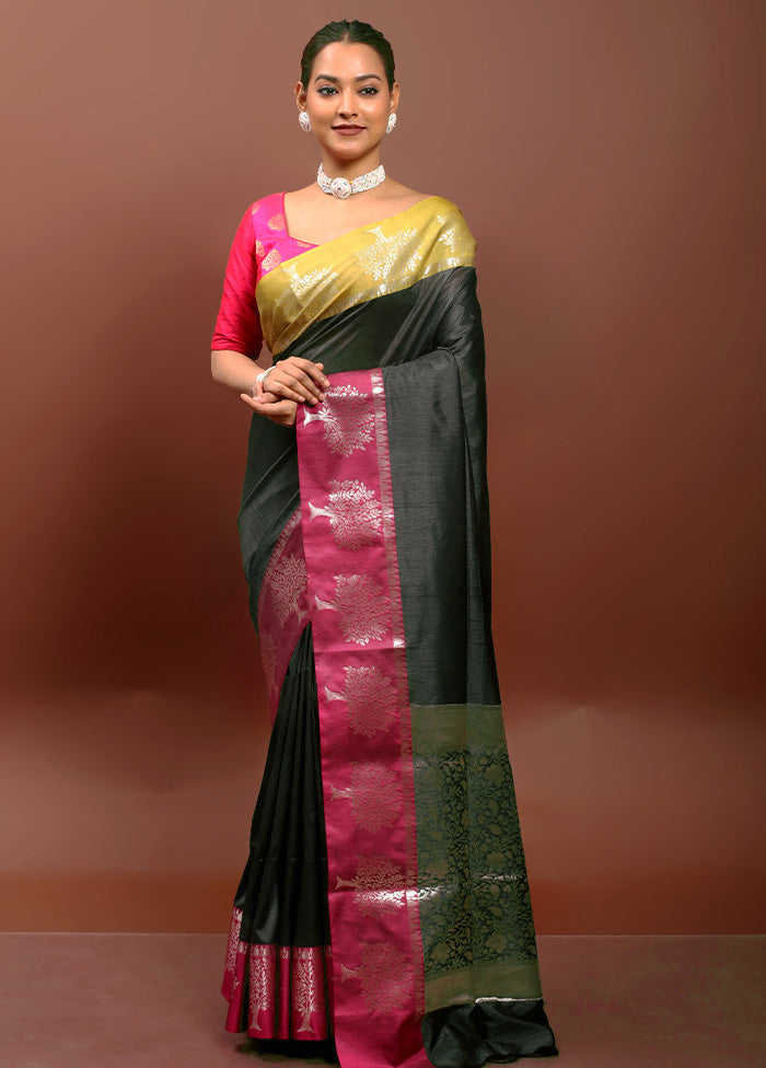 Green Cotton Saree With Blouse Piece