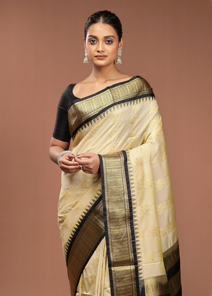 Cream Kanjivaram Silk Saree With Blouse Piece