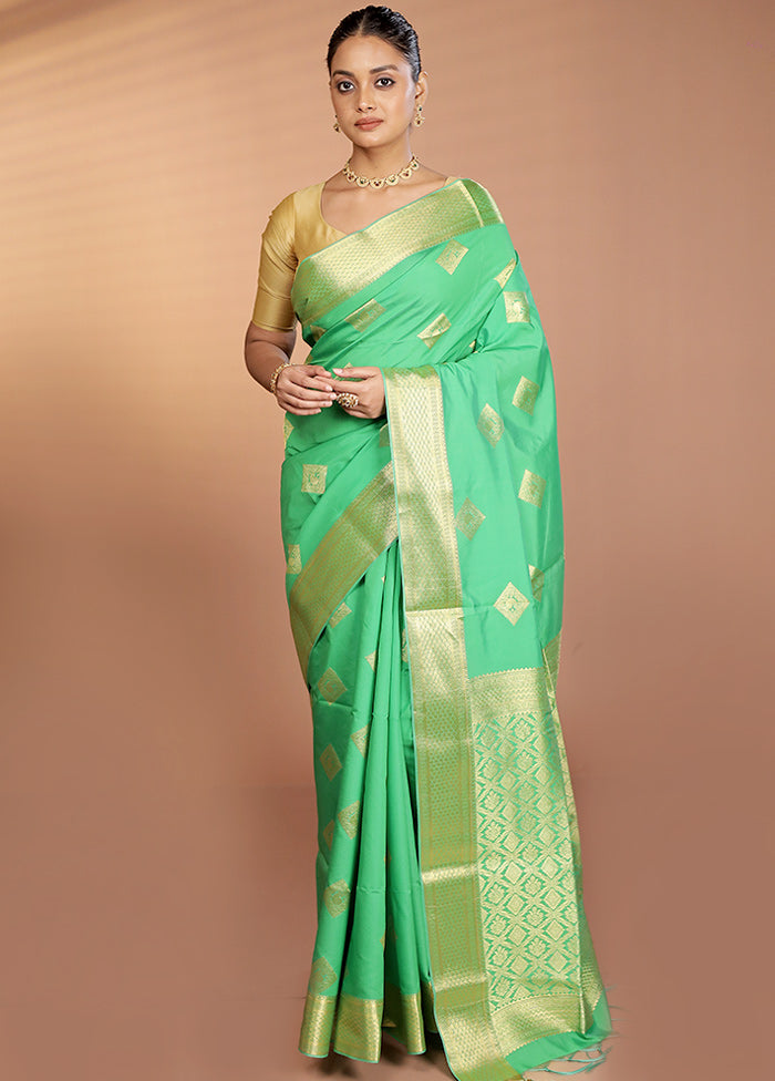 Green Kanjivaram Silk Saree With Blouse Piece