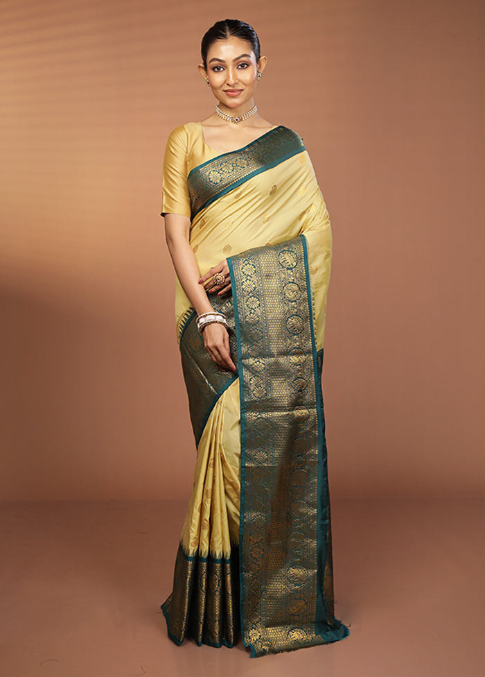 Cream Gadwal Silk Saree Without Blouse Piece