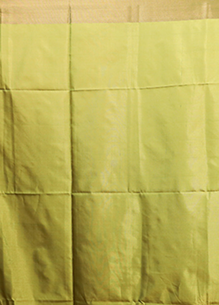 Green Dupion Silk Saree With Blouse Piece