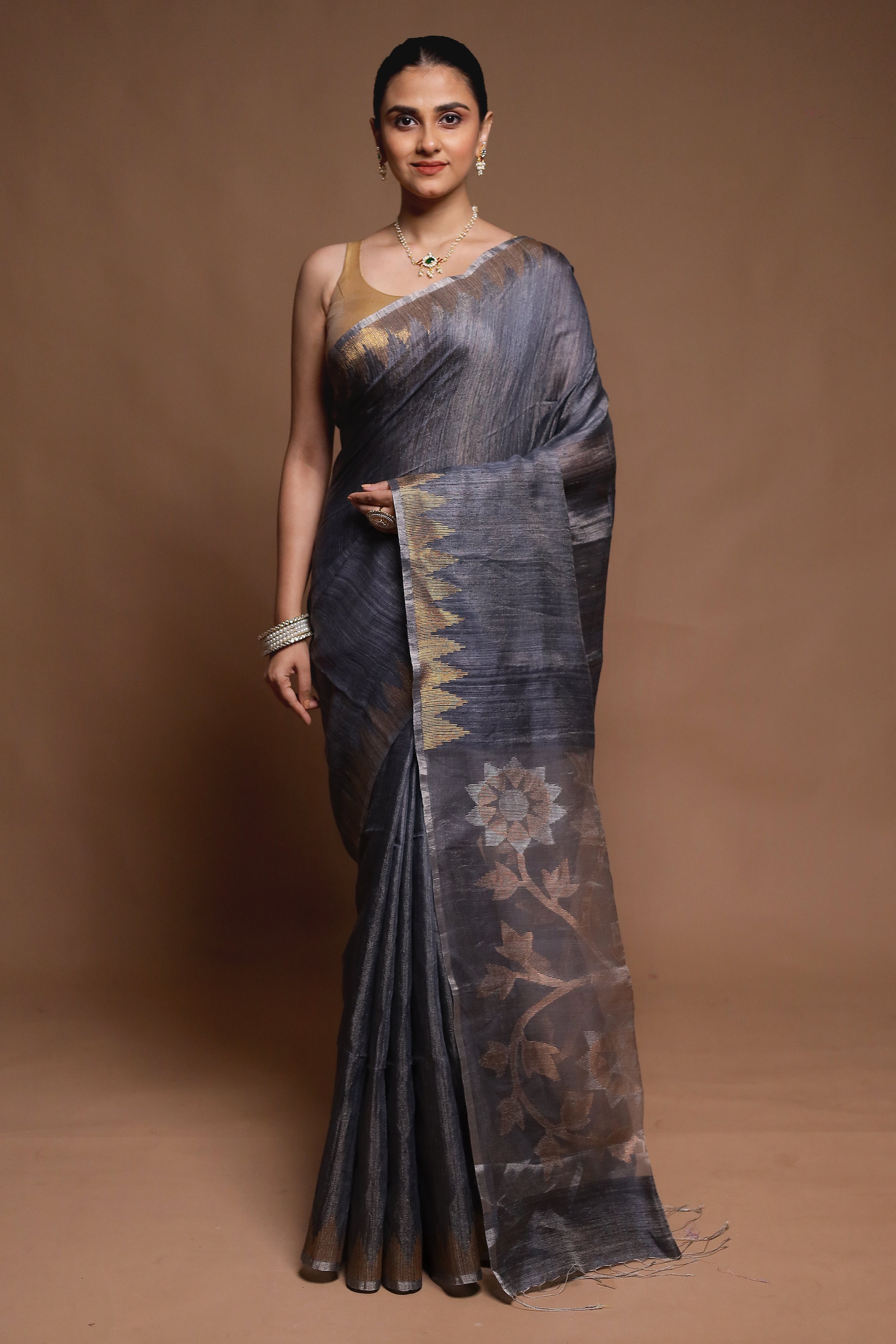 Grey Handloom Matka Pure Silk Saree With Blouse Piece
