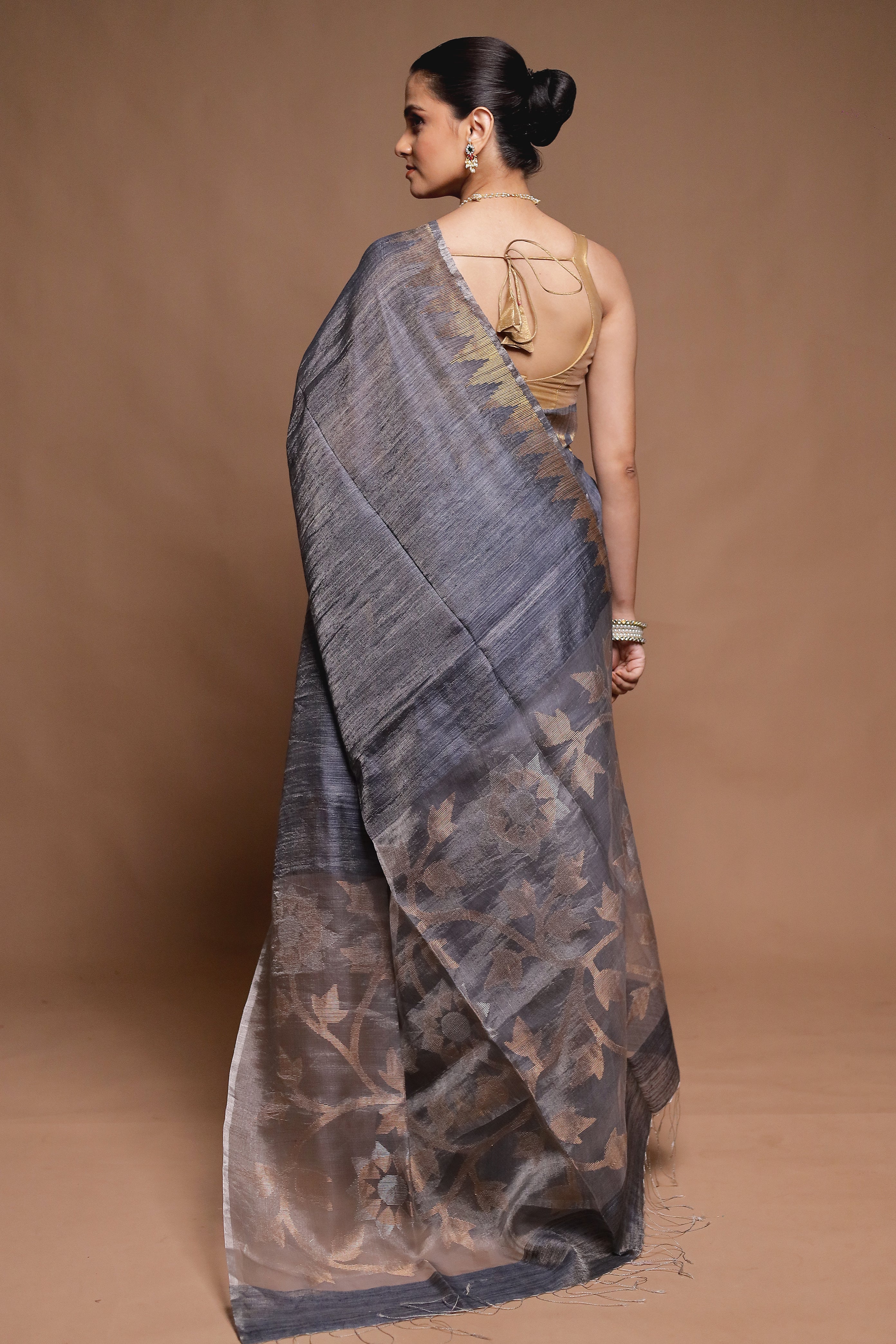 Grey Handloom Matka Pure Silk Saree With Blouse Piece