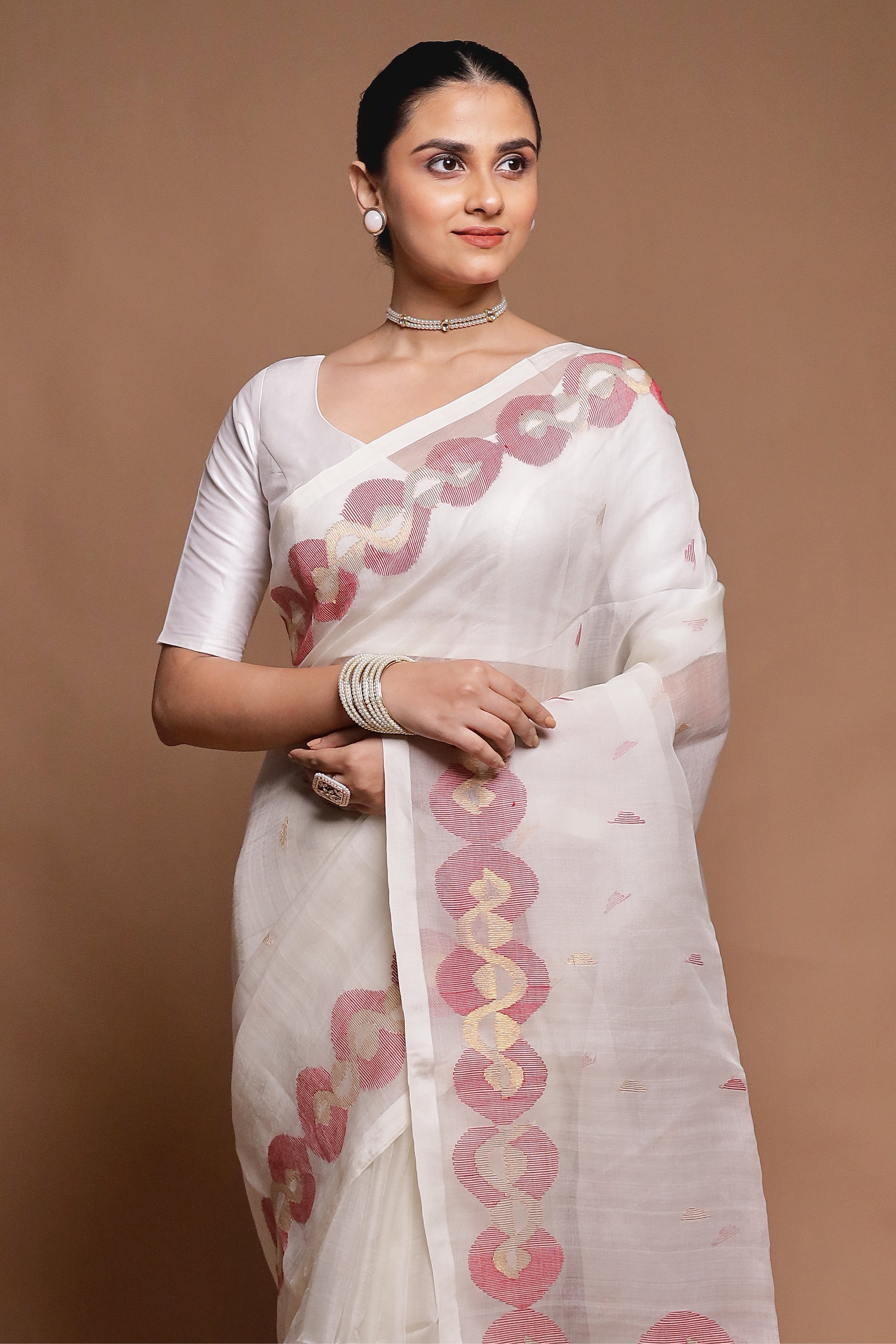 White Handloom Matka Pure Silk Saree With Blouse Piece