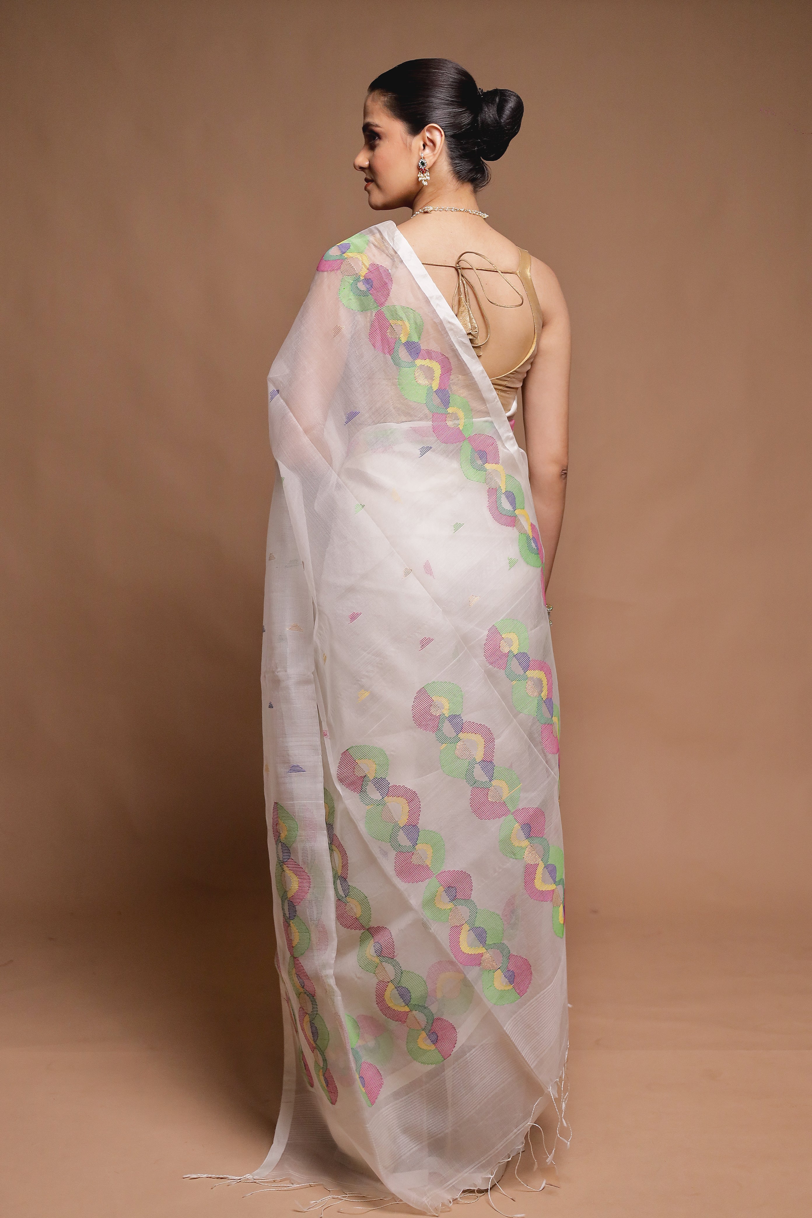 White Handloom Matka Pure Silk Saree With Blouse Piece
