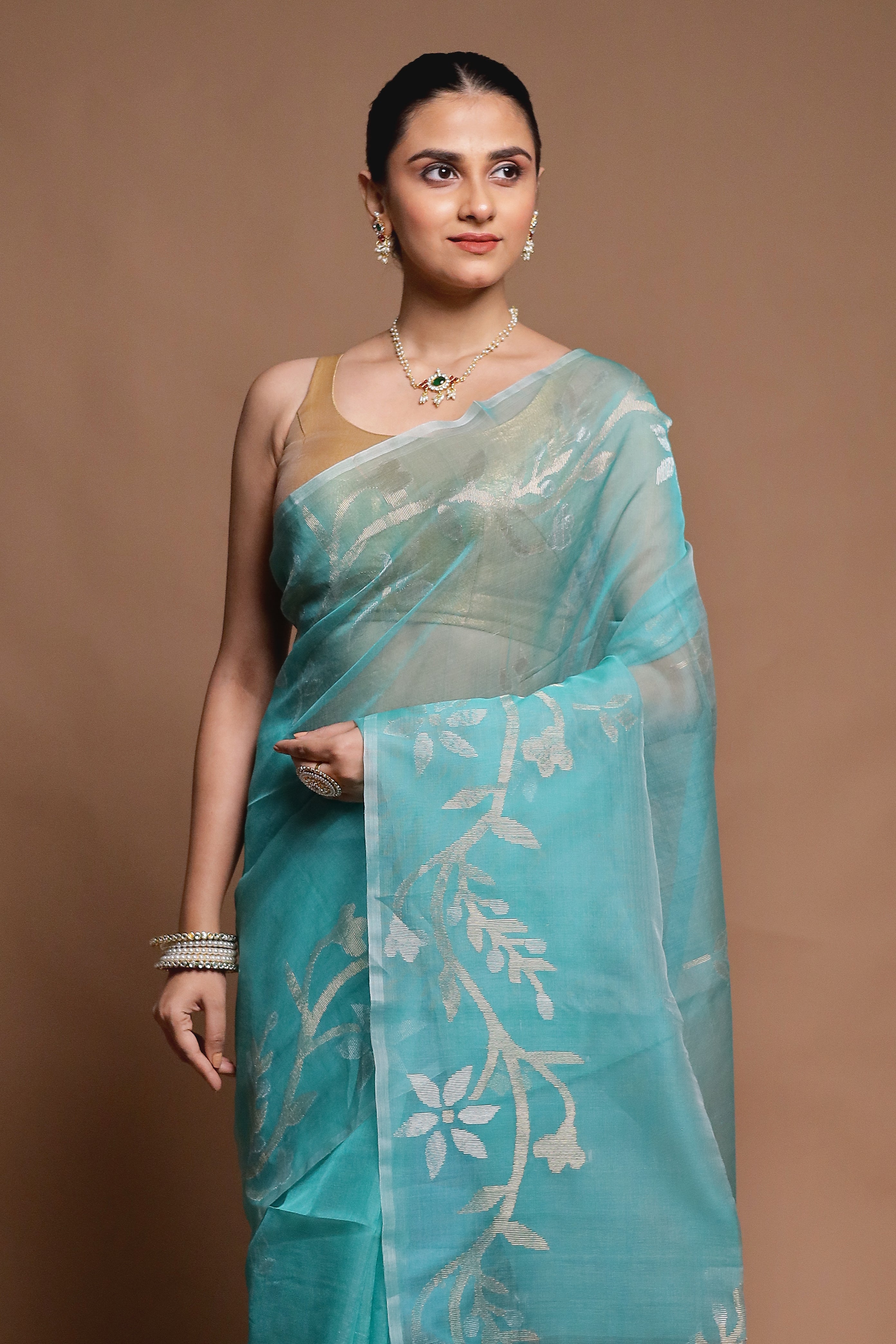 Green Handloom Matka Pure Silk Saree With Blouse Piece