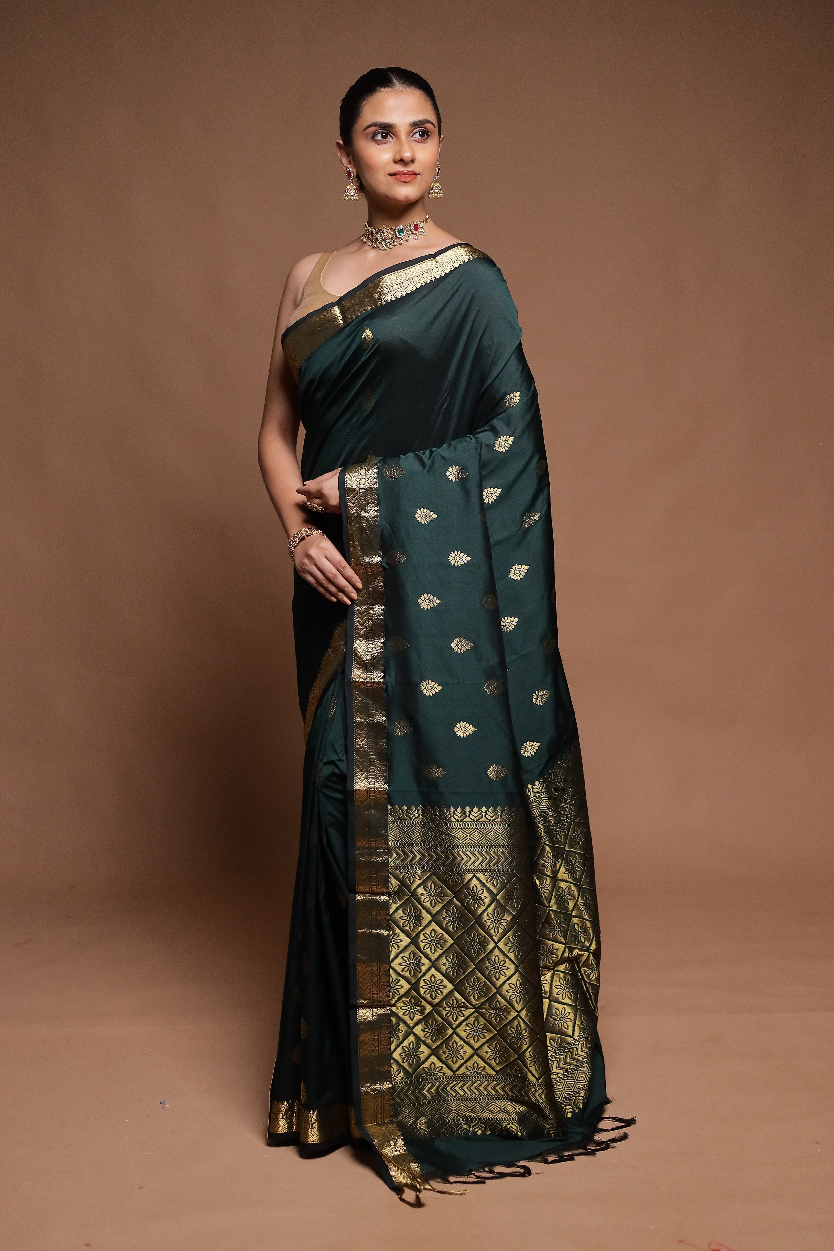 Green Kanjivaram Silk Saree With Blouse Piece
