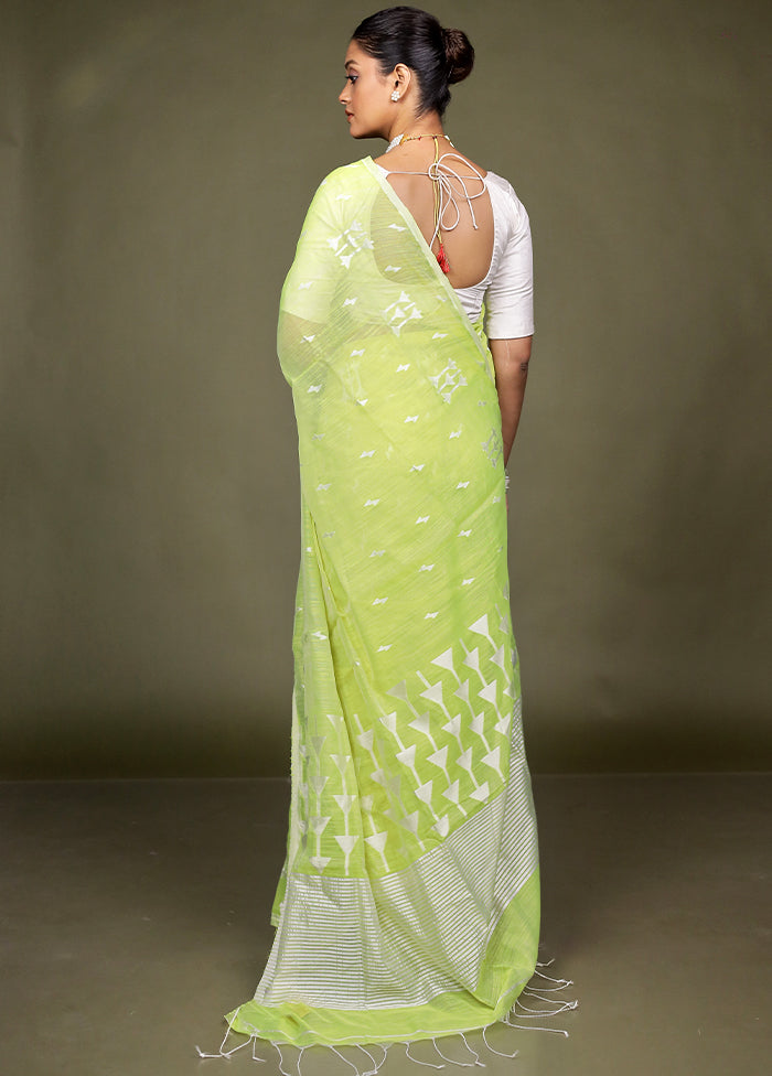 Green Matka Silk Saree With Blouse Piece