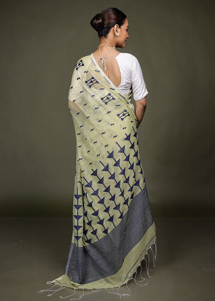 Cream Matka Silk Saree With Blouse Piece