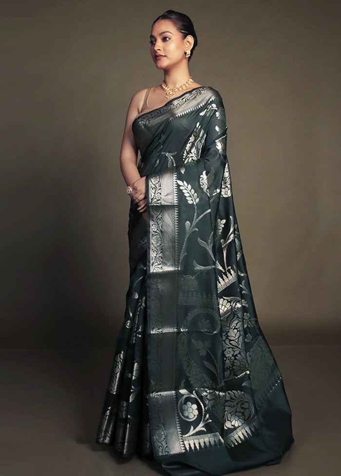 Green Kora Silk Saree With Blouse Piece