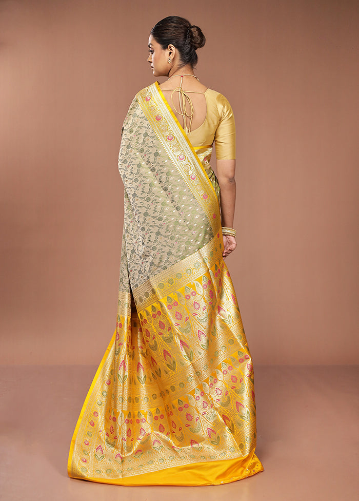 Cream Handloom Tanchoi Pure Silk Saree With Blouse Piece