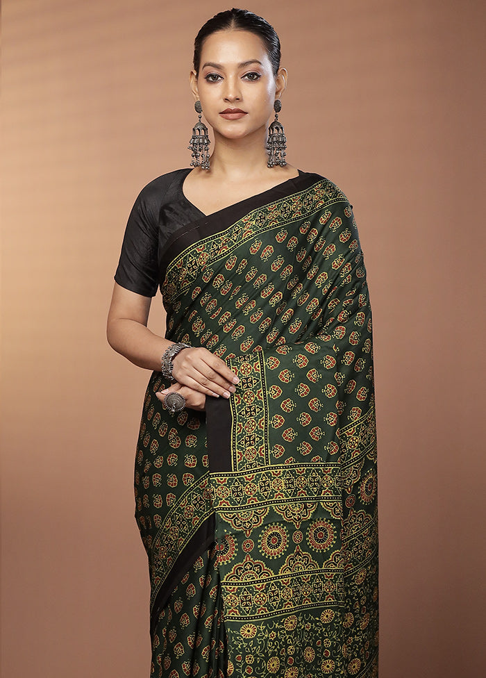 Green Printed Pure Silk Saree Without Blouse Piece