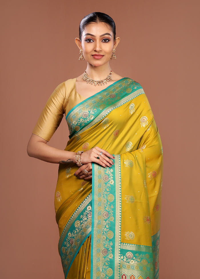 Green Dupion Silk Saree With Blouse Piece
