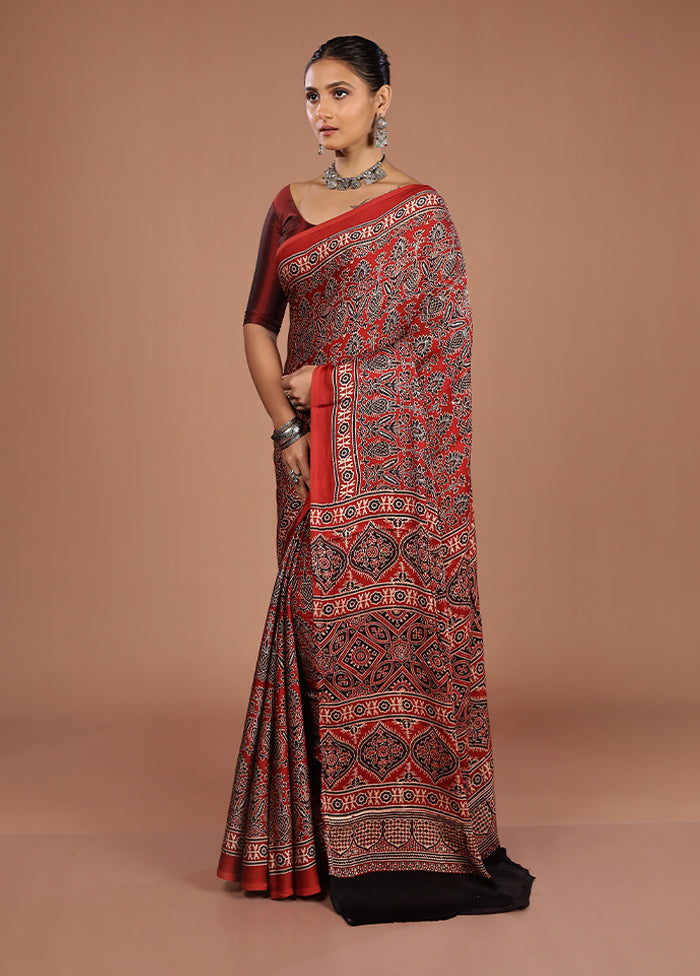 Maroon Printed Silk Saree Without Blouse Piece