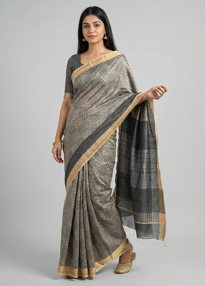 Cream Tussar Silk Saree With Blouse Piece