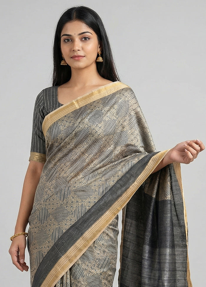 Cream Tussar Silk Saree With Blouse Piece