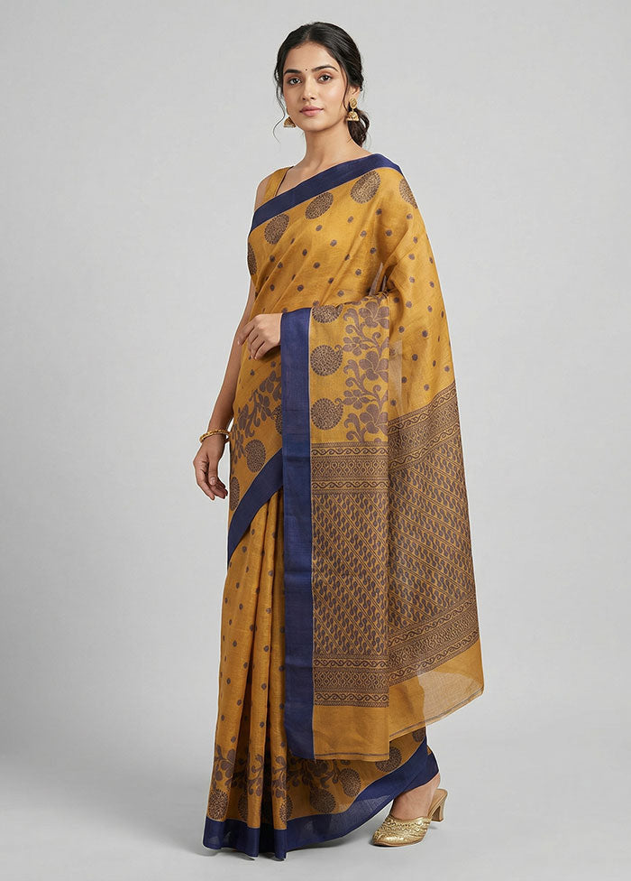 Cream Cotton Saree With Blouse Piece