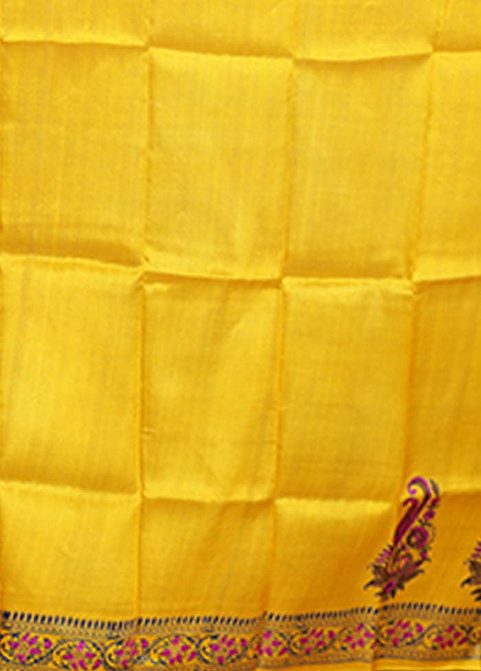 Yellow Printed Silk Saree Without Blouse Piece