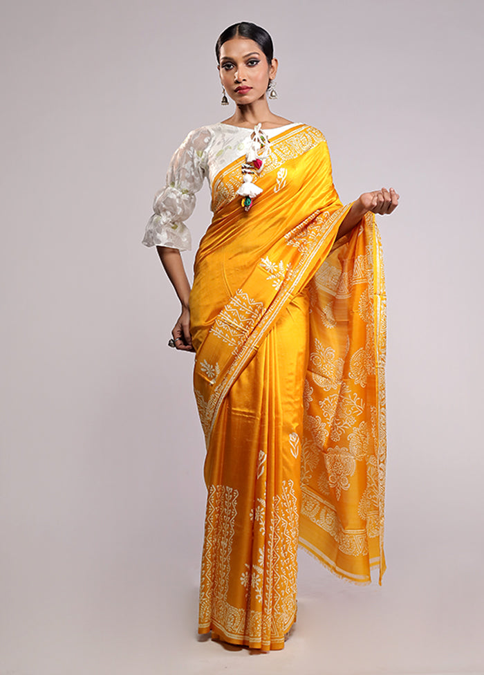Yellow Printed Silk Saree Without Blouse Piece