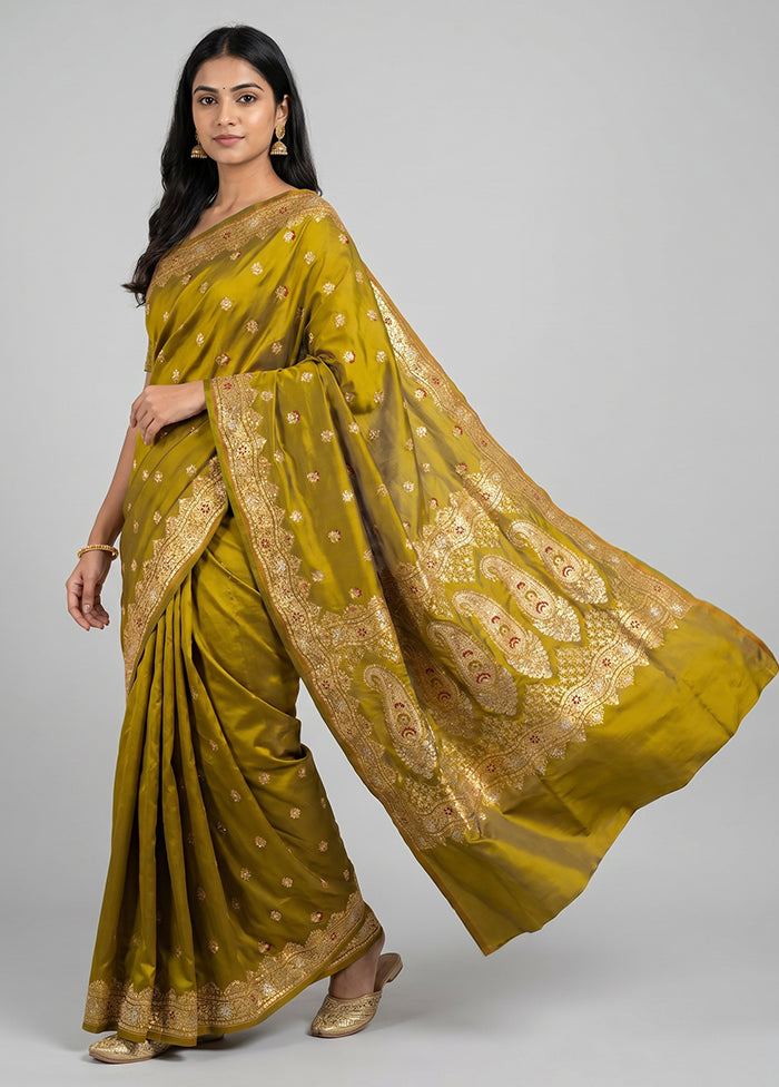 Green Handloom Banarasi Pure Silk Saree With Blouse Piece