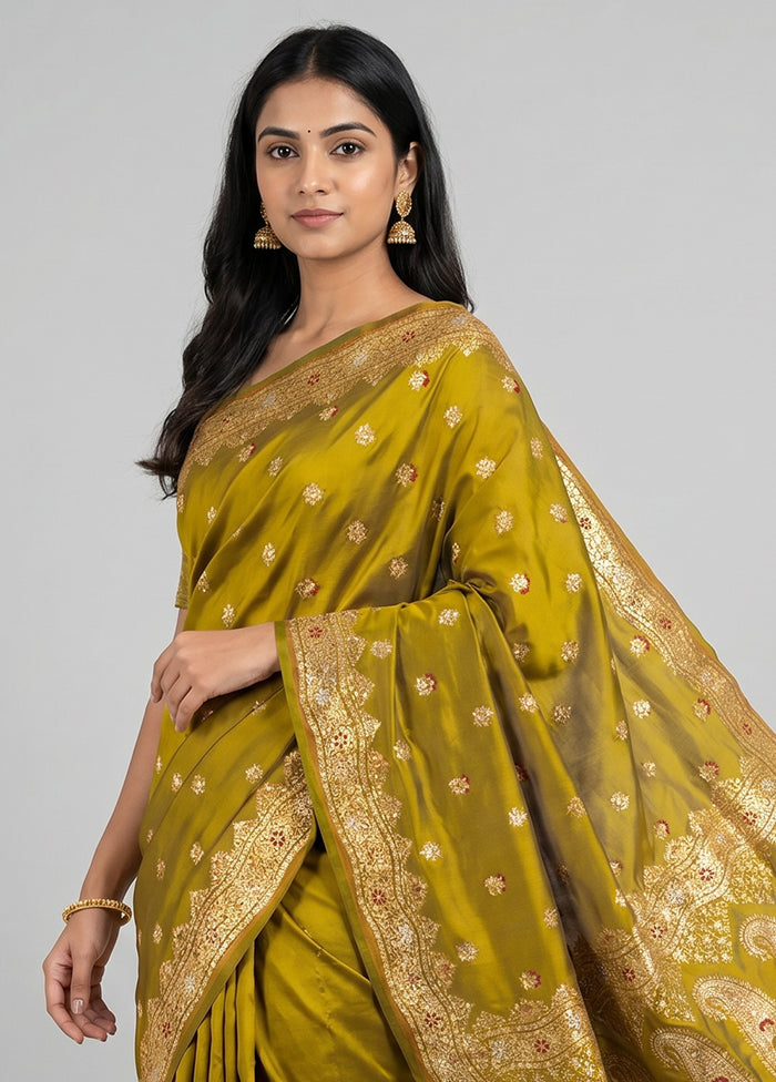 Green Handloom Banarasi Pure Silk Saree With Blouse Piece