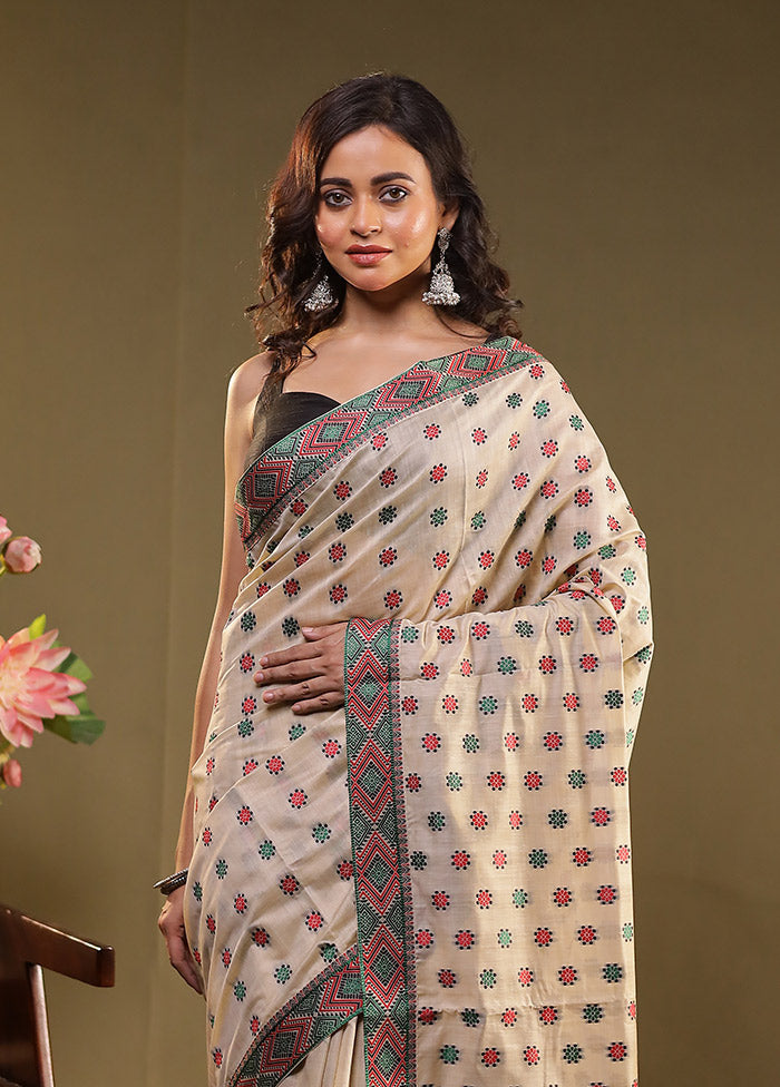 Cream Assam Silk Saree With Blouse Piece