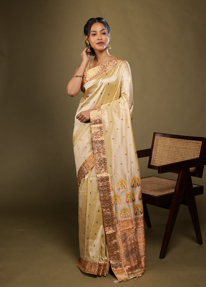 Cream Assam Silk Saree With Blouse Piece