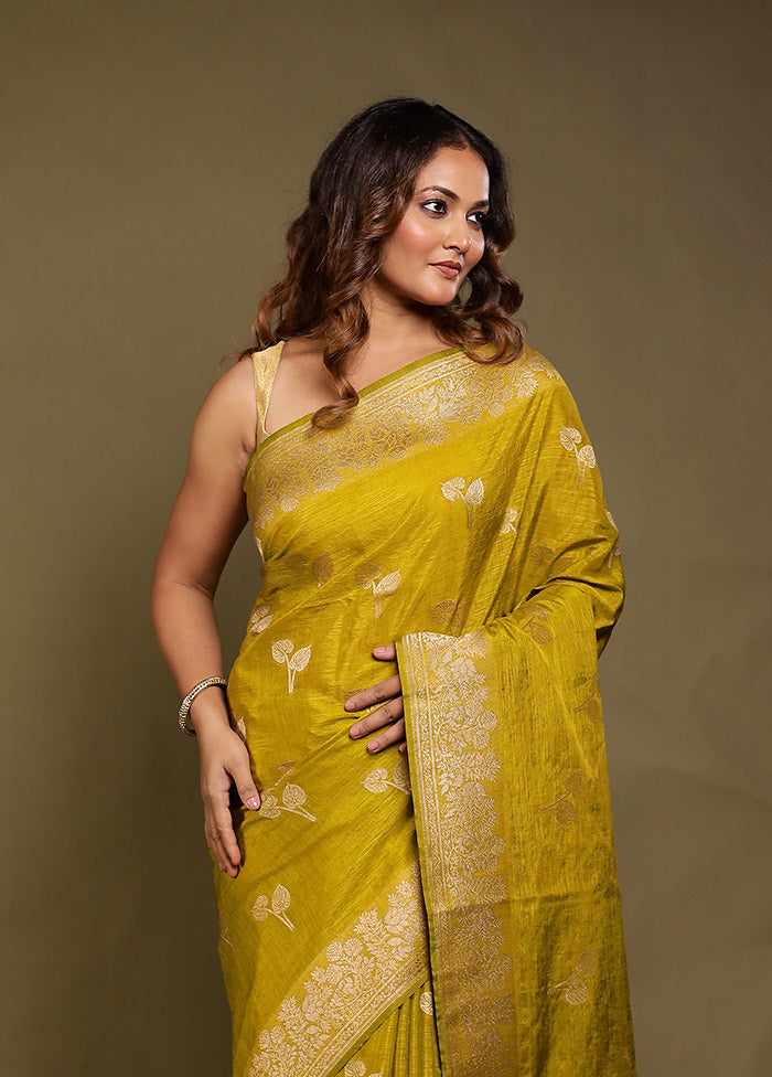 Green Dupion Silk Saree With Blouse Piece