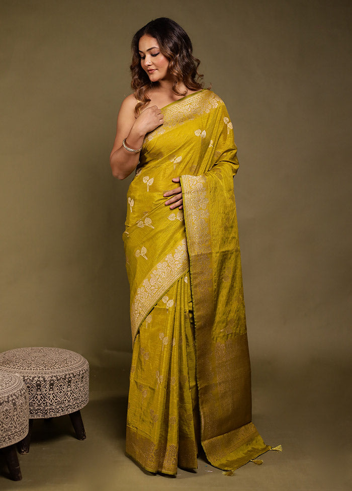 Green Dupion Silk Saree With Blouse Piece