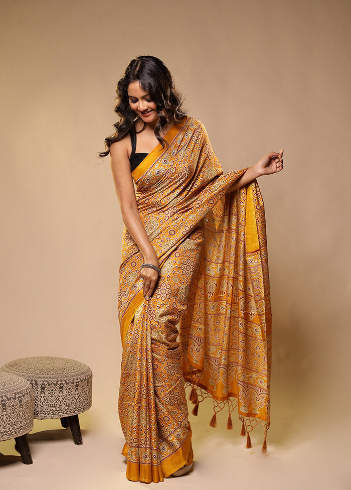 Brown Printed Silk Saree With Blouse Piece