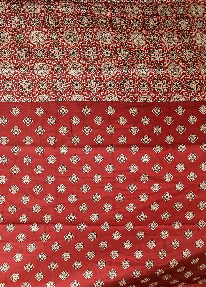 Maroon Printed Silk Saree With Blouse Piece