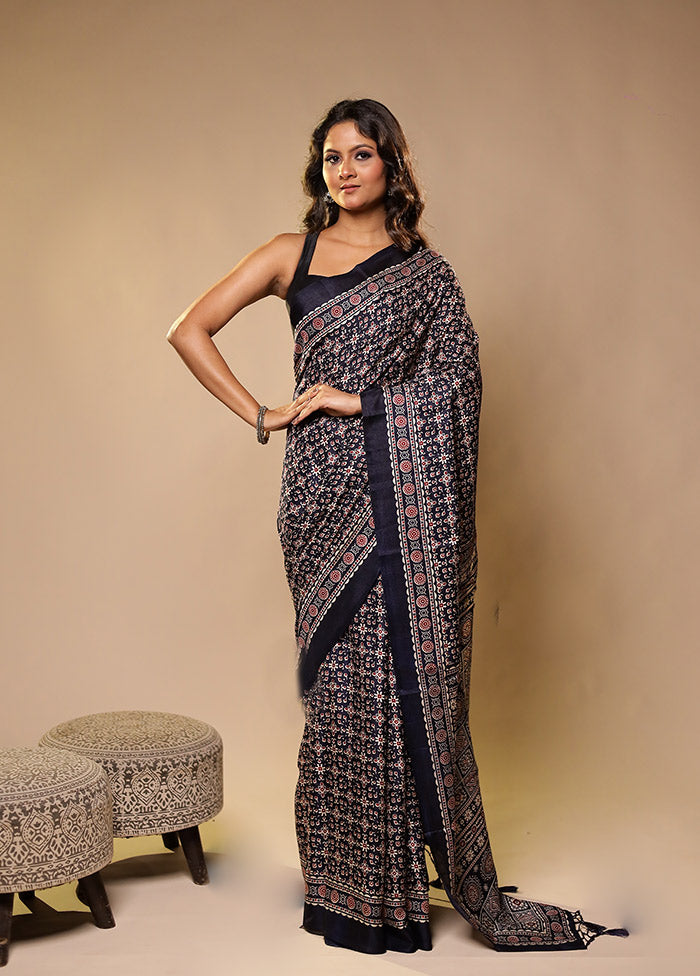 Multicolor Printed Silk Saree With Blouse Piece
