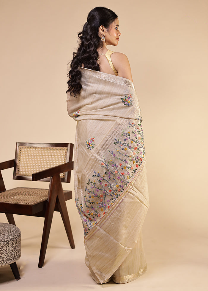 Cream Tussar Silk Saree With Blouse Piece