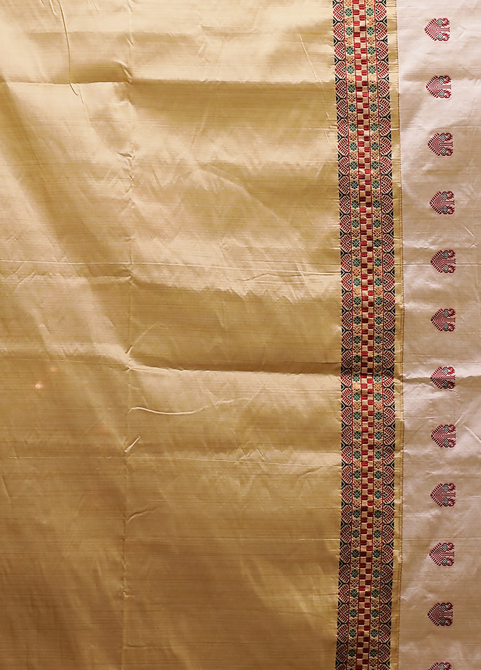 Cream Assam Silk Saree With Blouse Piece