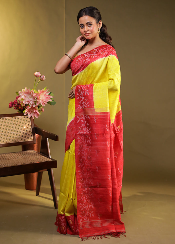 Red Handloom Tussar Pure Silk Saree With Blouse Piece