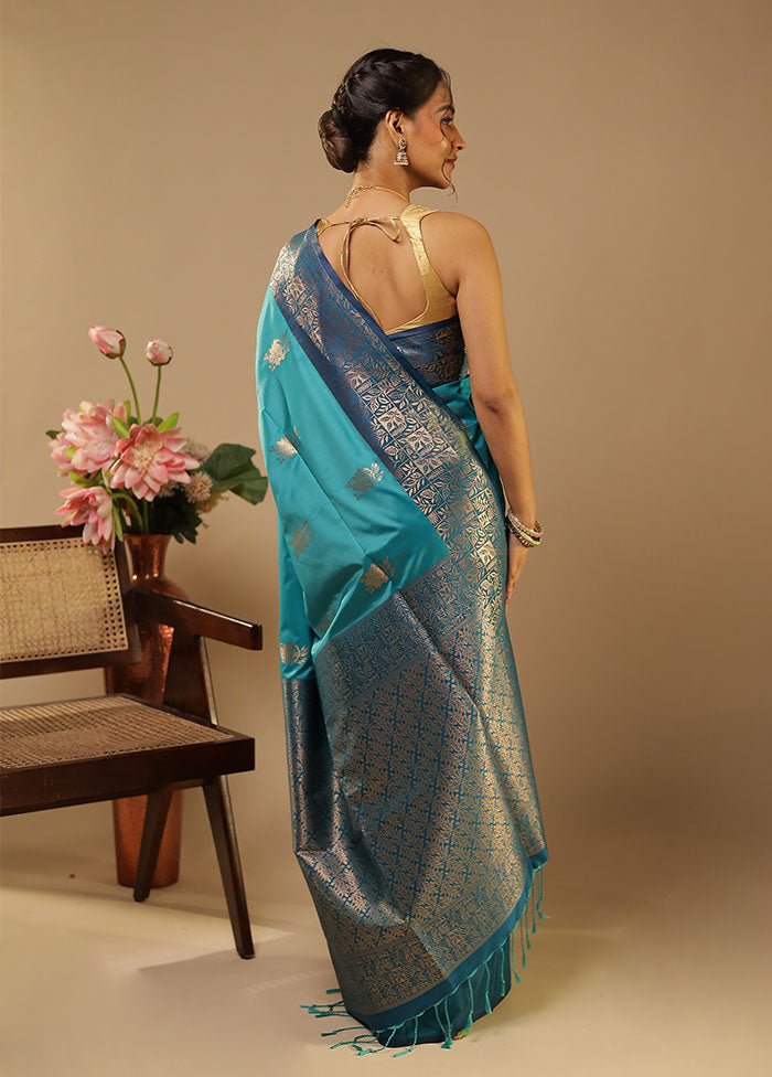 Green Kanjivaram Silk Saree With Blouse Piece