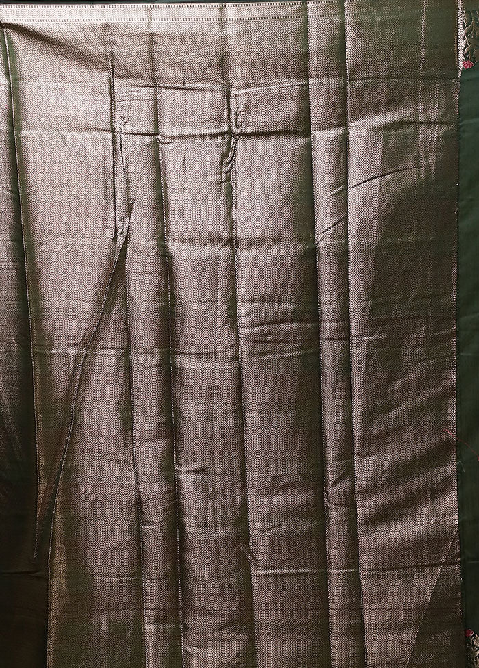 Green Cotton Saree With Blouse Piece