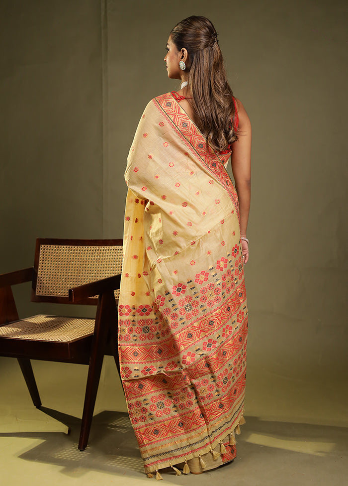 Cream Assam Silk Saree With Blouse Piece